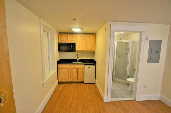 Foto del edificio - 79 Westland Ave