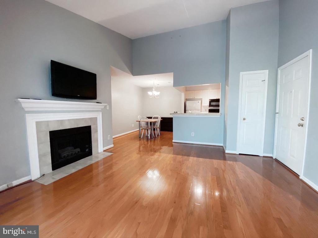 Primary Photo - 20283 Beechwood Terrace
