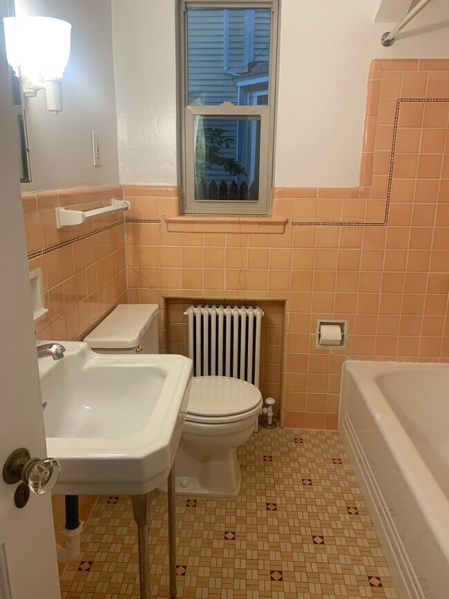 Baño - 4403 Erie Ave