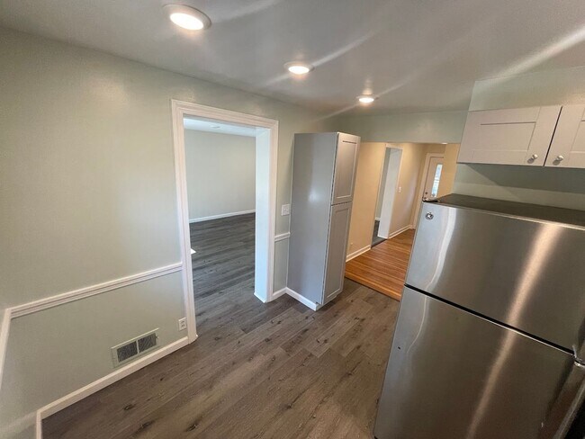 Foto del edificio - Newly Renovated 3 Bedroom in Silver Spring