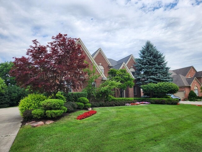 Building Photo - Spacious 4-Bed Colonial in Troy’s Stone Ha...