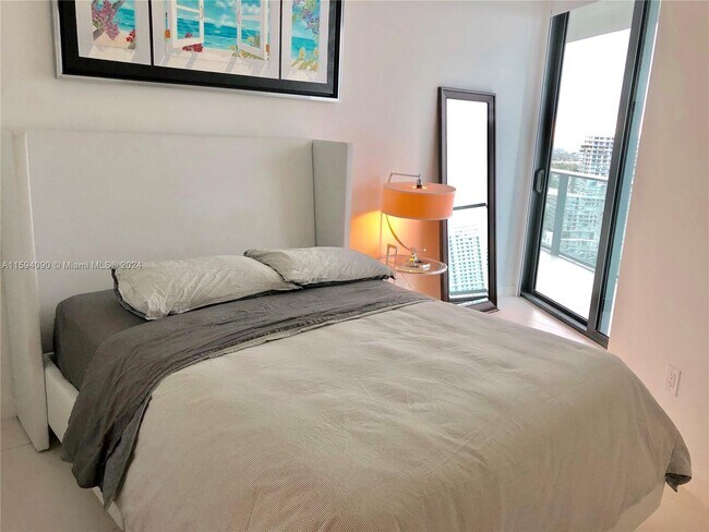 Foto del edificio - 501 NE 31st St