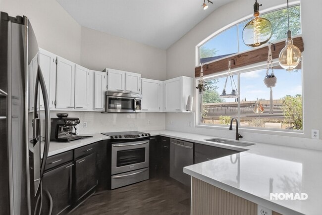 Foto del edificio - 4722 E St John Rd
