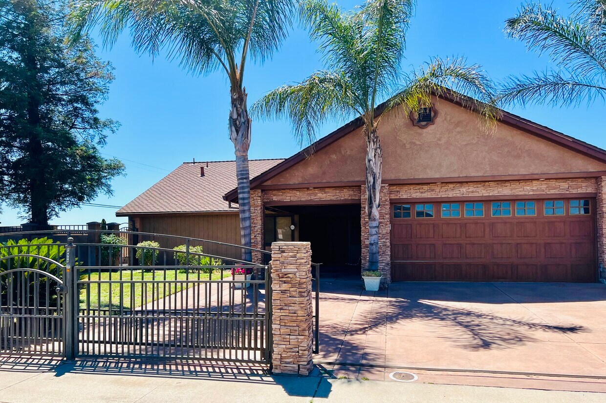 14909 Pueblo Dr, Manteca, CA 95336 House Rental in Manteca, CA