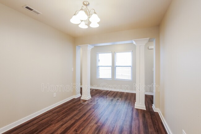 Building Photo - 3106 Auten Ave