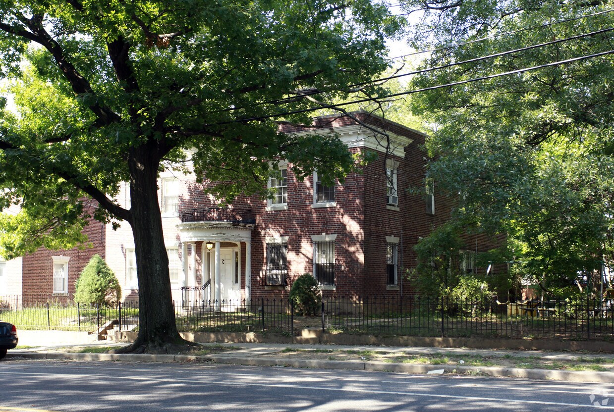 Foto del edificio - 6114 14th St NW