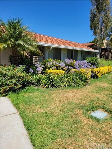 Primary Photo - 5327 Bahia Blanca W