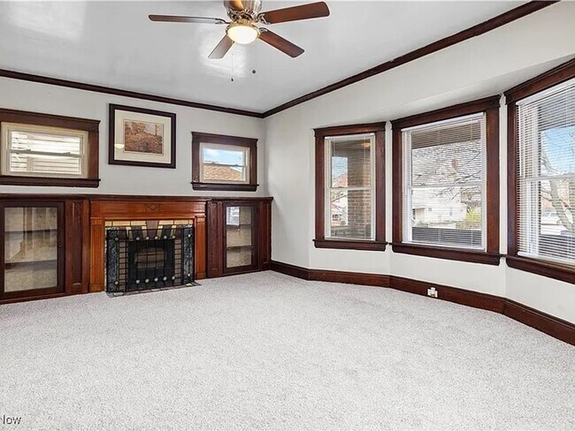 Building Photo - Renovated 3 Bedroom Home with 2 Baths