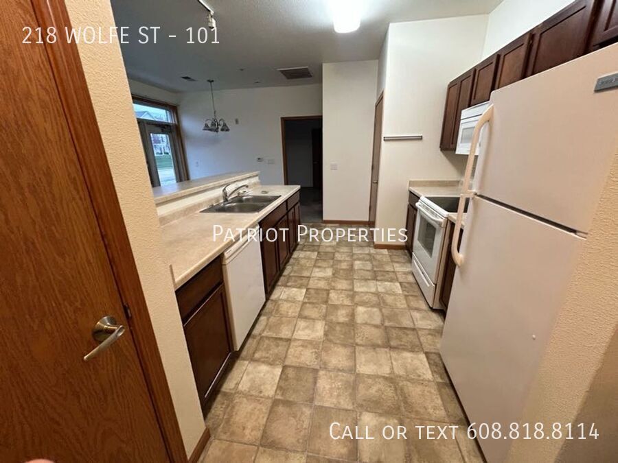 Foto principal - 1 BEDROOM/ 1 BATH APARTMENT IN OREGON, WI