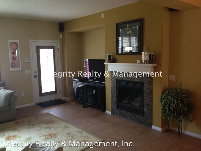 Building Photo - 3 br, 2.5 bath House - 624 Green Ash St Un...