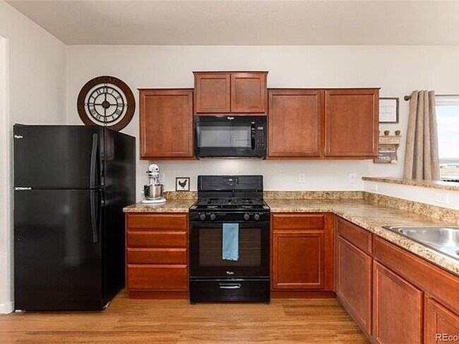 Foto del edificio - Charming 3-Bedroom Corner Lot Home in Daco...