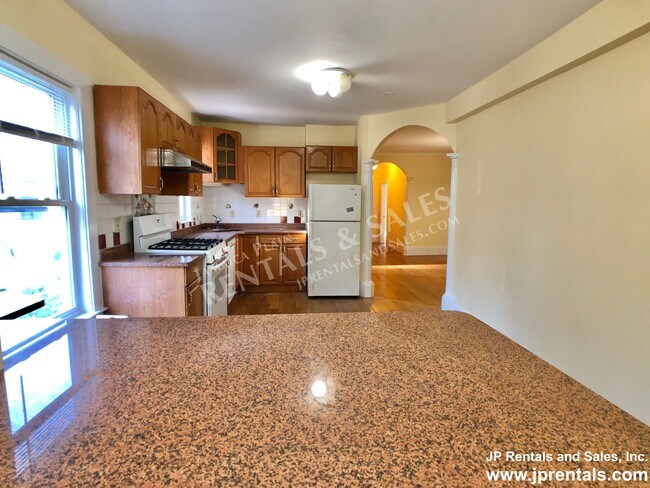 Building Photo - 68 Brookside Ave