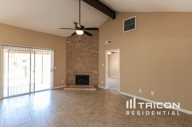 Building Photo - 5428 W Voltaire Dr