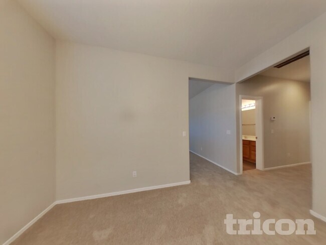 Building Photo - 6410 S 72nd Ln