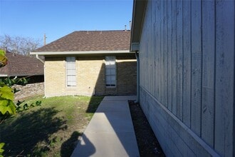 Building Photo - 1915 Normal Park Dr