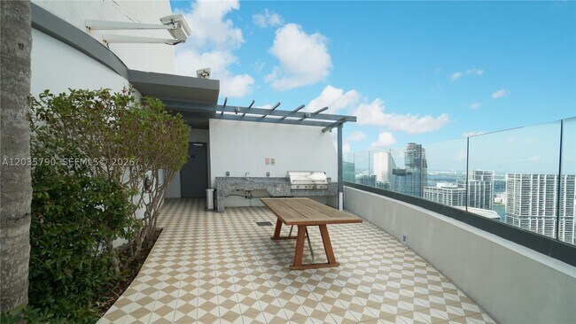 Foto del edificio - 801 S Miami Ave