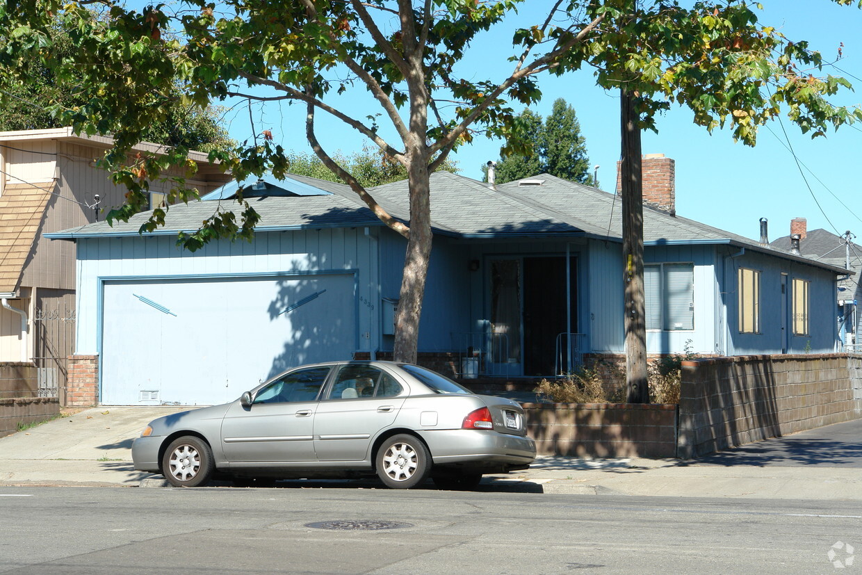 Primary Photo - 4339 Adeline St