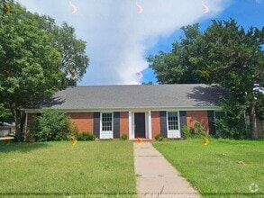 Building Photo - 2201 S Fannin St