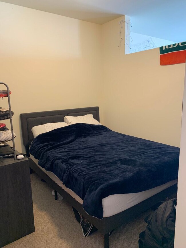 Building Photo - **** FIRST MONTH FREE!! WITH SIGNED LEASE **** Don't miss this beautiful, spacious, high-end, Stu...