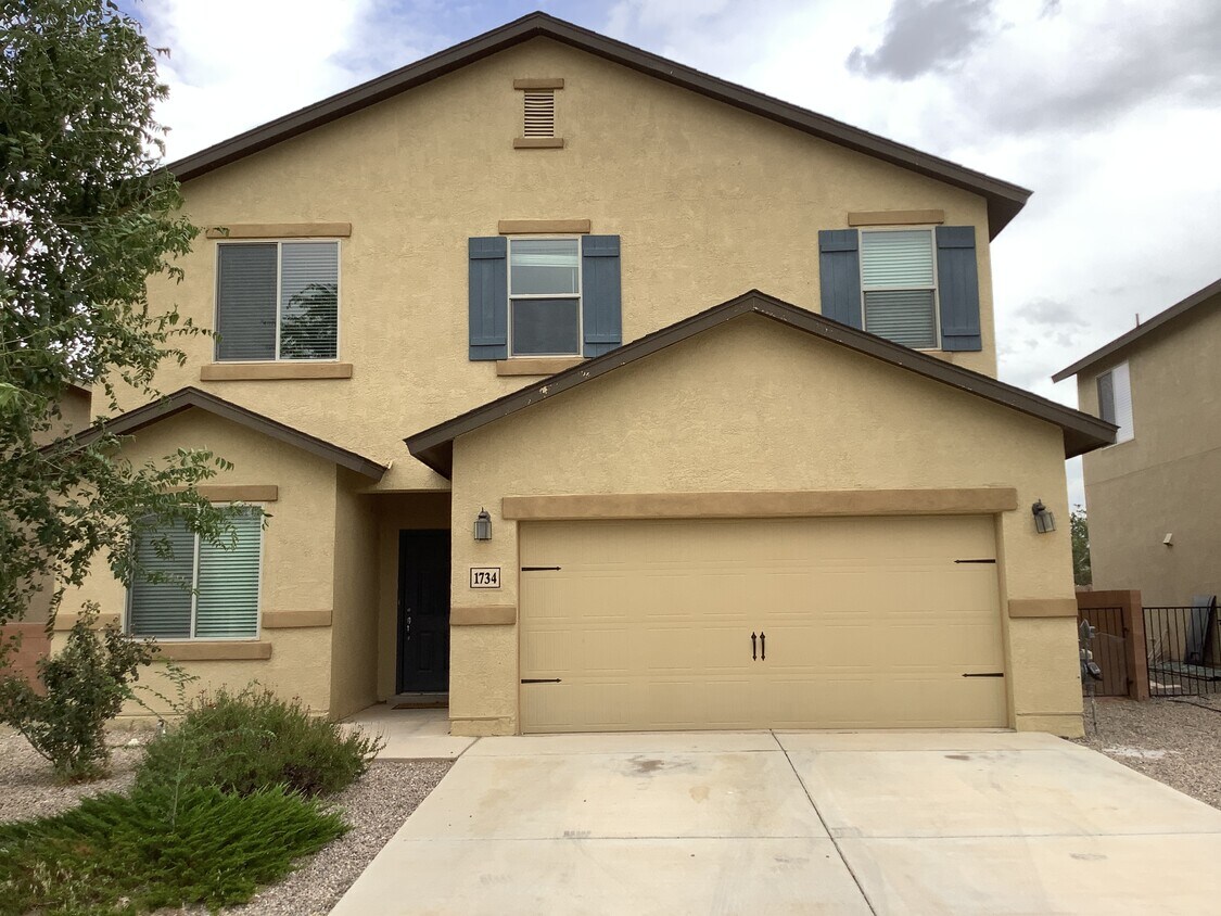 Foto principal - 1734 Lark Dr NE