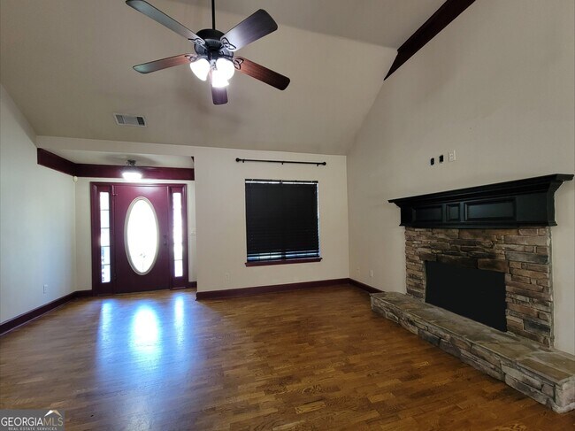 Foto del edificio - 516 Oxford Ridge