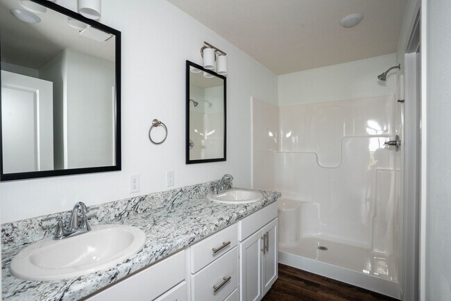 Building Photo - BRAND NEW 3 BEDROOM HOME WITH 3 CAR GARAGE...