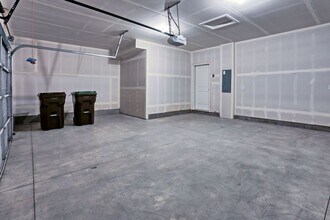 Building Photo - 4768 Champlain Dr