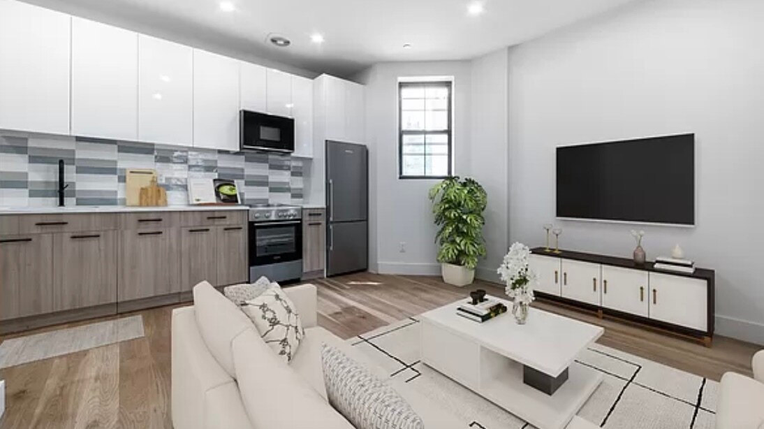Foto principal - 2553 Bedford Ave