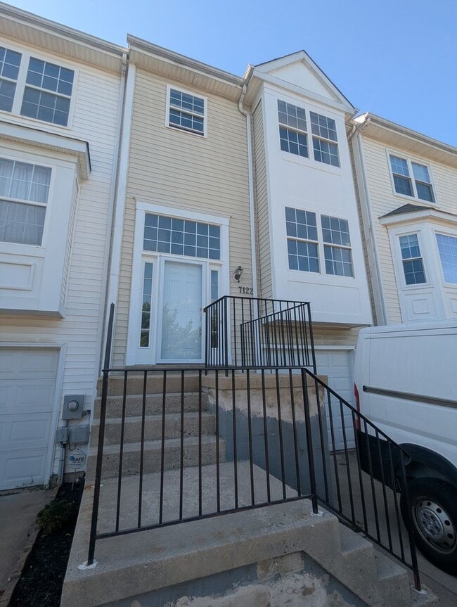 Building Photo - 7122 Collinsworth Pl