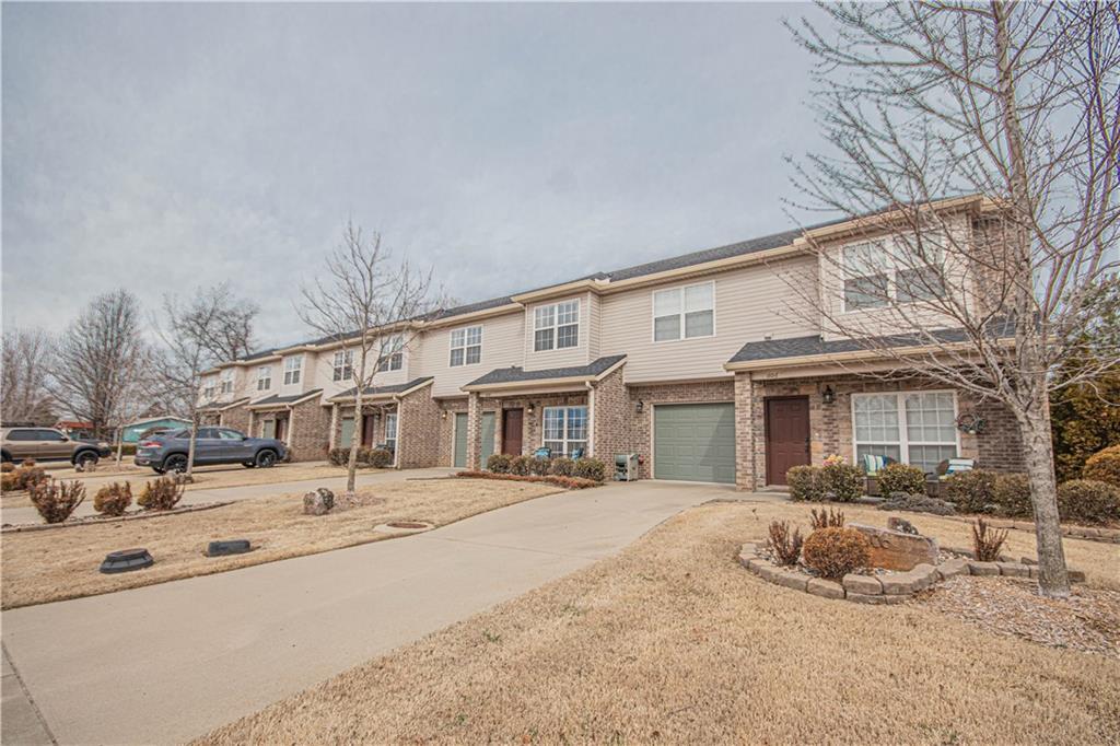 612 SW 5th St, Bentonville, AR 72712 Townhome Rentals in Bentonville