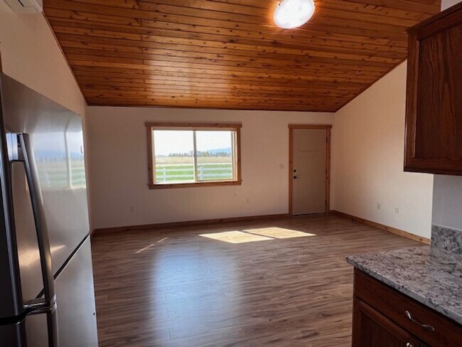 Building Photo - Charming Kalispell Home