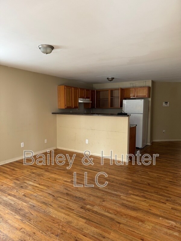 Foto del edificio - 218 Crumley St SW