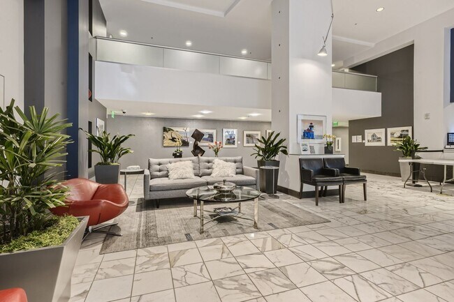 Foto del edificio - Gorgeous 2 Bed Unit @ The Gallery - Belltown Living at its Finest!