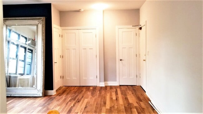 Building Photo - 1127 W Farwell Ave