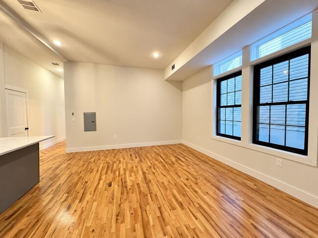 Building Photo - 241 Palisade Ave