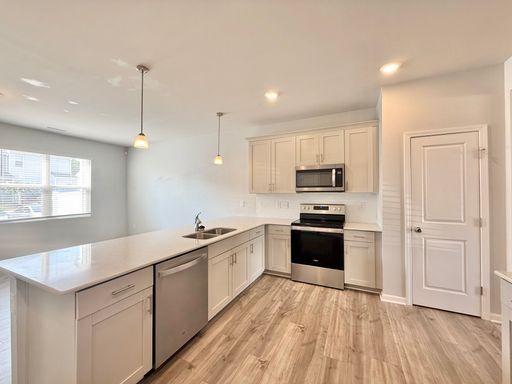 Foto del edificio - Modern 3BD, 2.5BA Clayton Townhome Near Highways with Easy Access to Downtown Clayton and Garner