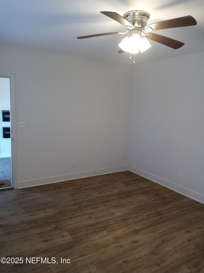 Building Photo - 1641 Larue Ave