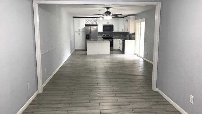 Building Photo - 11206 Waxwing St