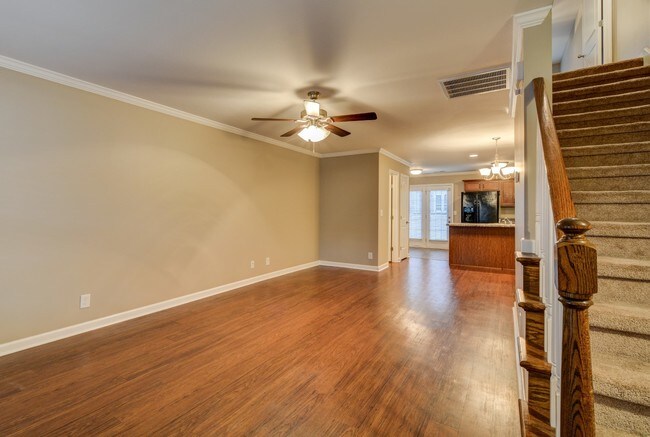 Building Photo - 320 Sam Houston Cir