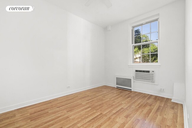Building Photo - 30 Horatio St