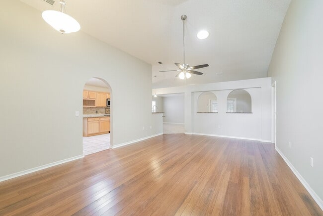 Building Photo - 128 Oak View Pl