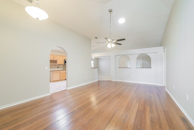 Foto del edificio - 128 Oak View Pl