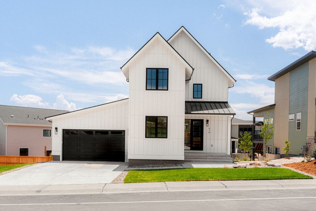 Primary Photo - Brand New 5 Bedroom 4 Bathroom Home With O...