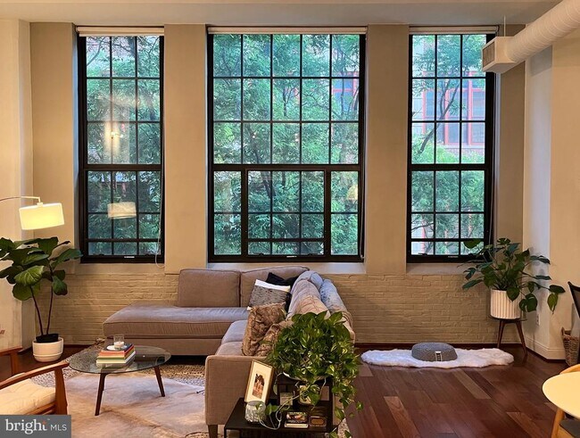 Foto del edificio - 2429 Locust St
