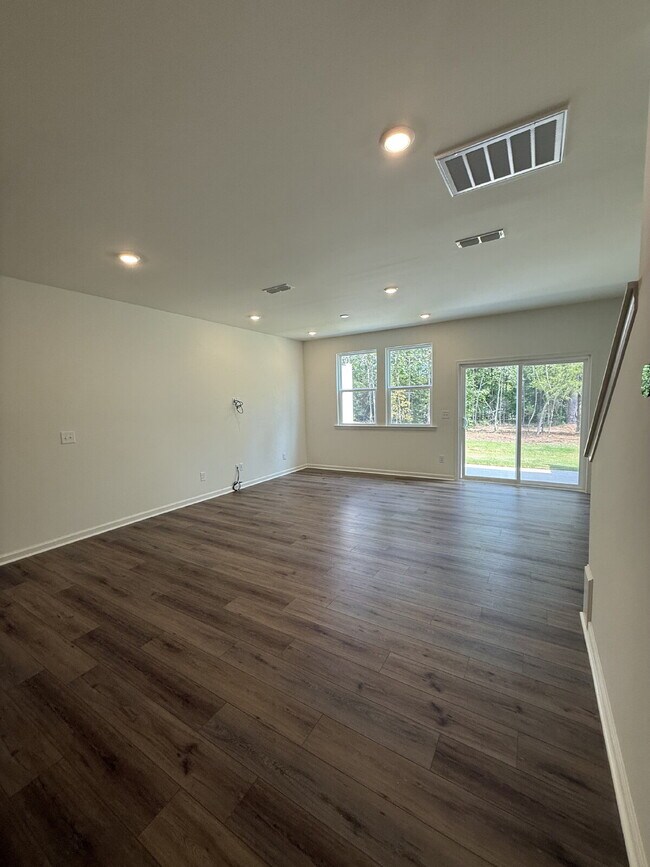 Foto del edificio - 3 bed 2 and half bath home in Mebane