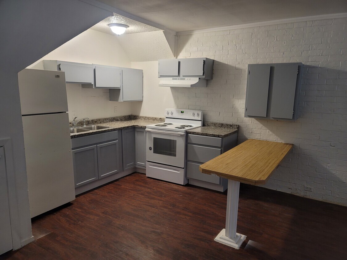 804 E Hall St Unit 4, Bangs, TX 76823 804 E Hall St Bangs, TX