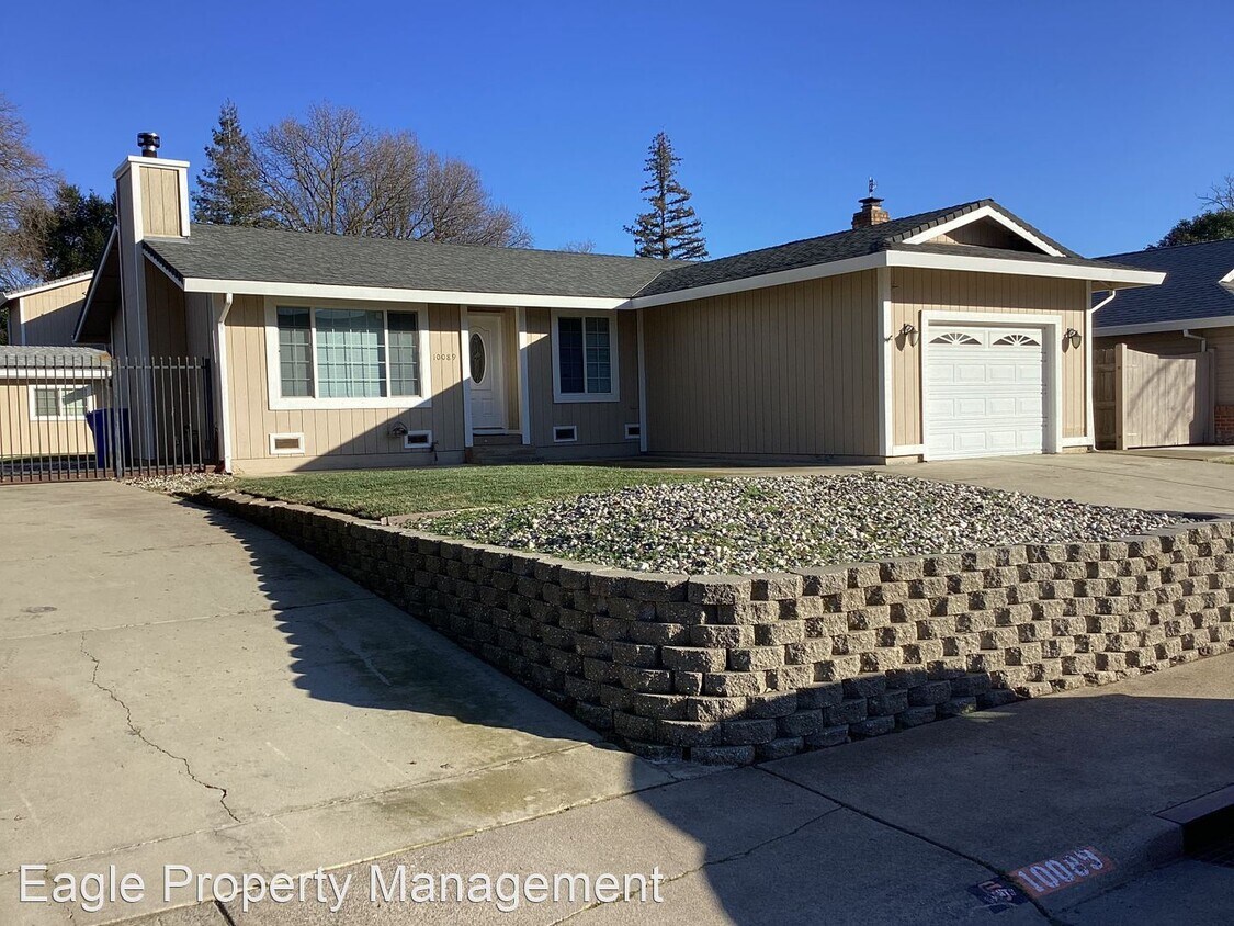 Foto principal - 3 br, 2 bath House - 10089 Emerald Grove