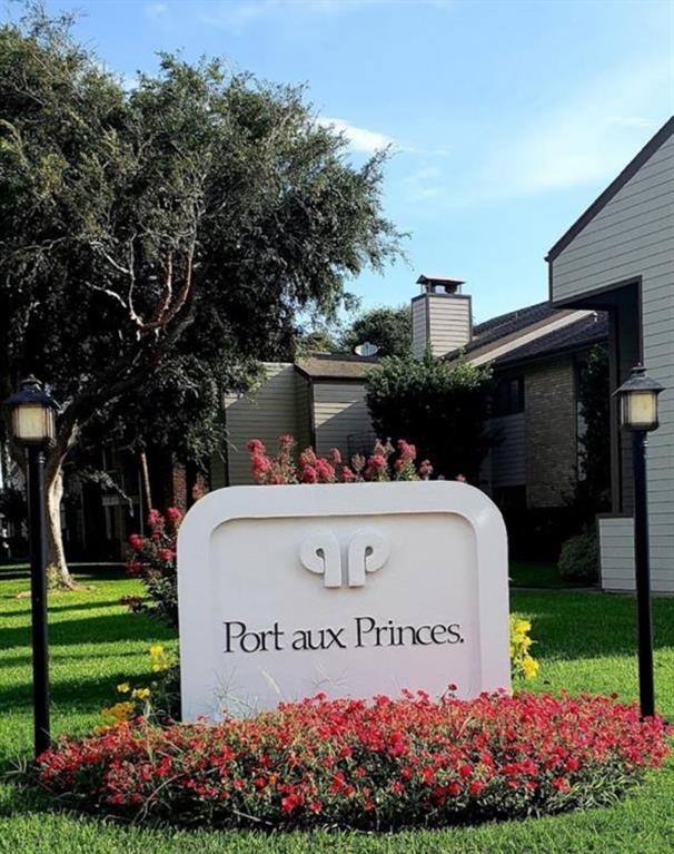 Foto del edificio - 7043 N Holiday Dr