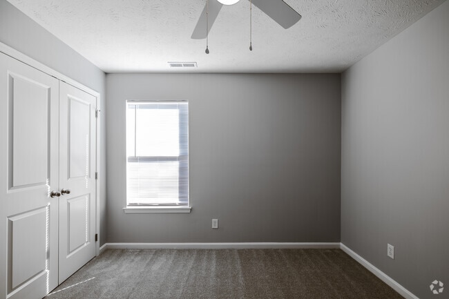 3BR, 2BA - 1,165SF Beedroom - Circle Point Villas