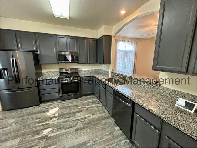 Foto del edificio - Gorgeous 3 Bed/2 Bath + Office Smart Home ...
